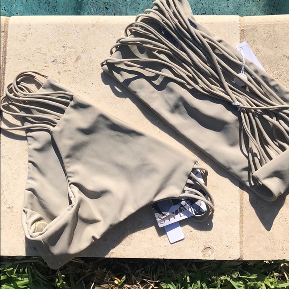 Victoria Secret beige - Picture 2 of 3